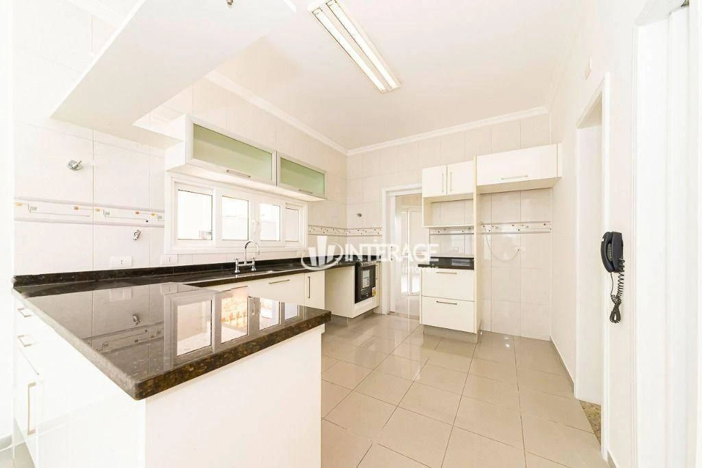House, 270 m², with a bathtub — photo 31