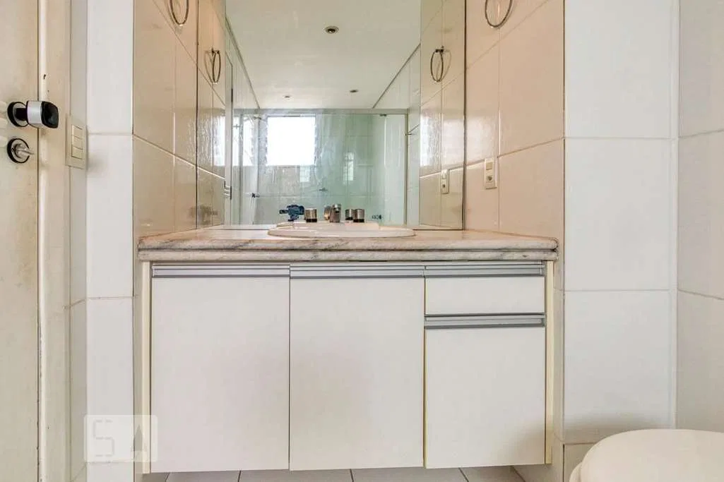 Home office in a 3-bedroom apartment, 170 m² — photo 27