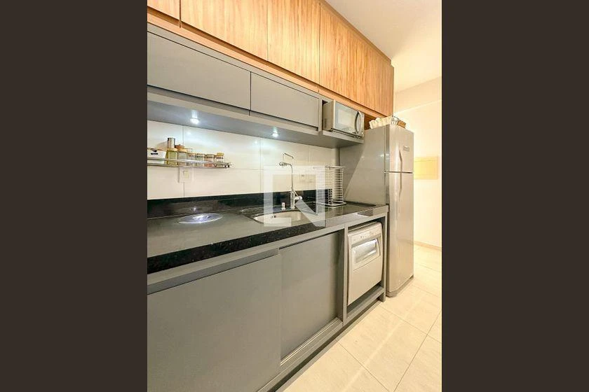 Balcony with a grill in a 2-bedroom apartment, 92 m² — photo 19