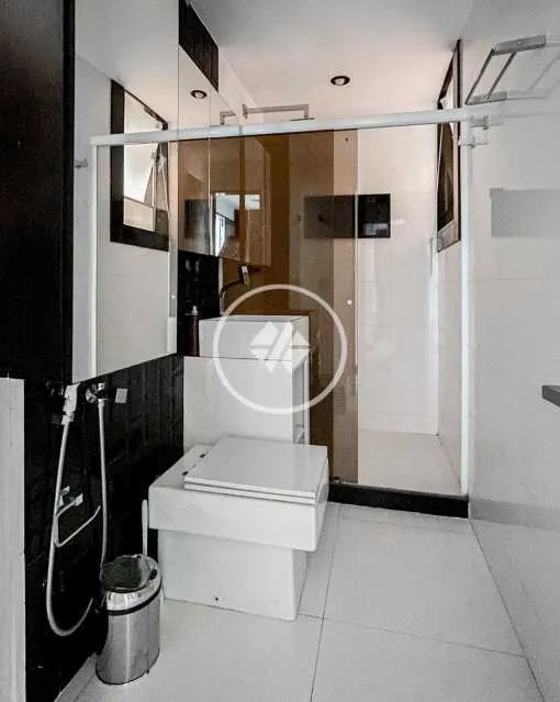 3-bedroom apartment with 2 en-suite baths and balcony — photo 4