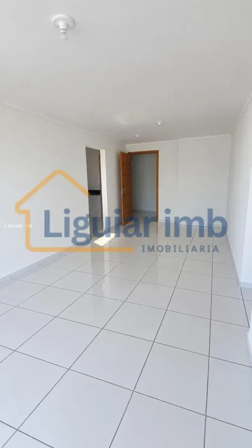 Glass-enclosed balcony in a 2-bedroom apartment, 58 m² — photo 12
