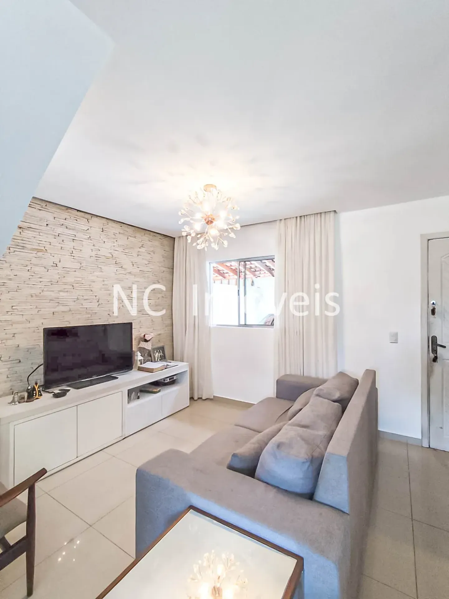 Меблированный двухэтажный дом: 3 спальни, 128 м² — photo 2