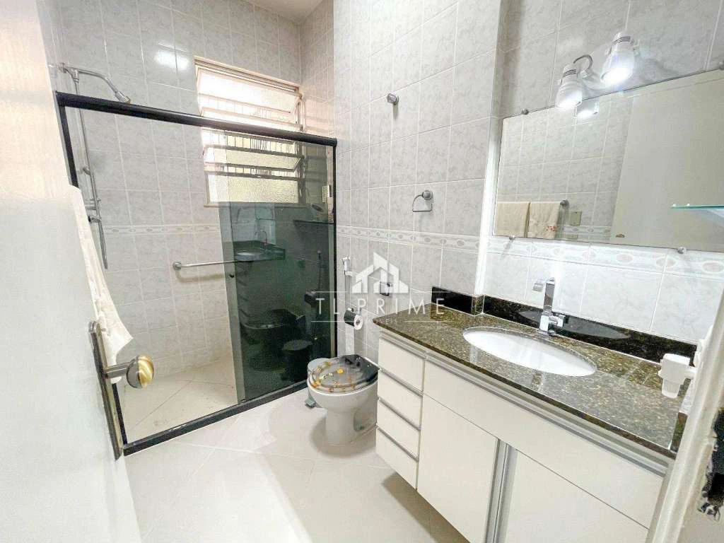 Furnished 3-bedroom apartment with 198 m² floor area — photo 22