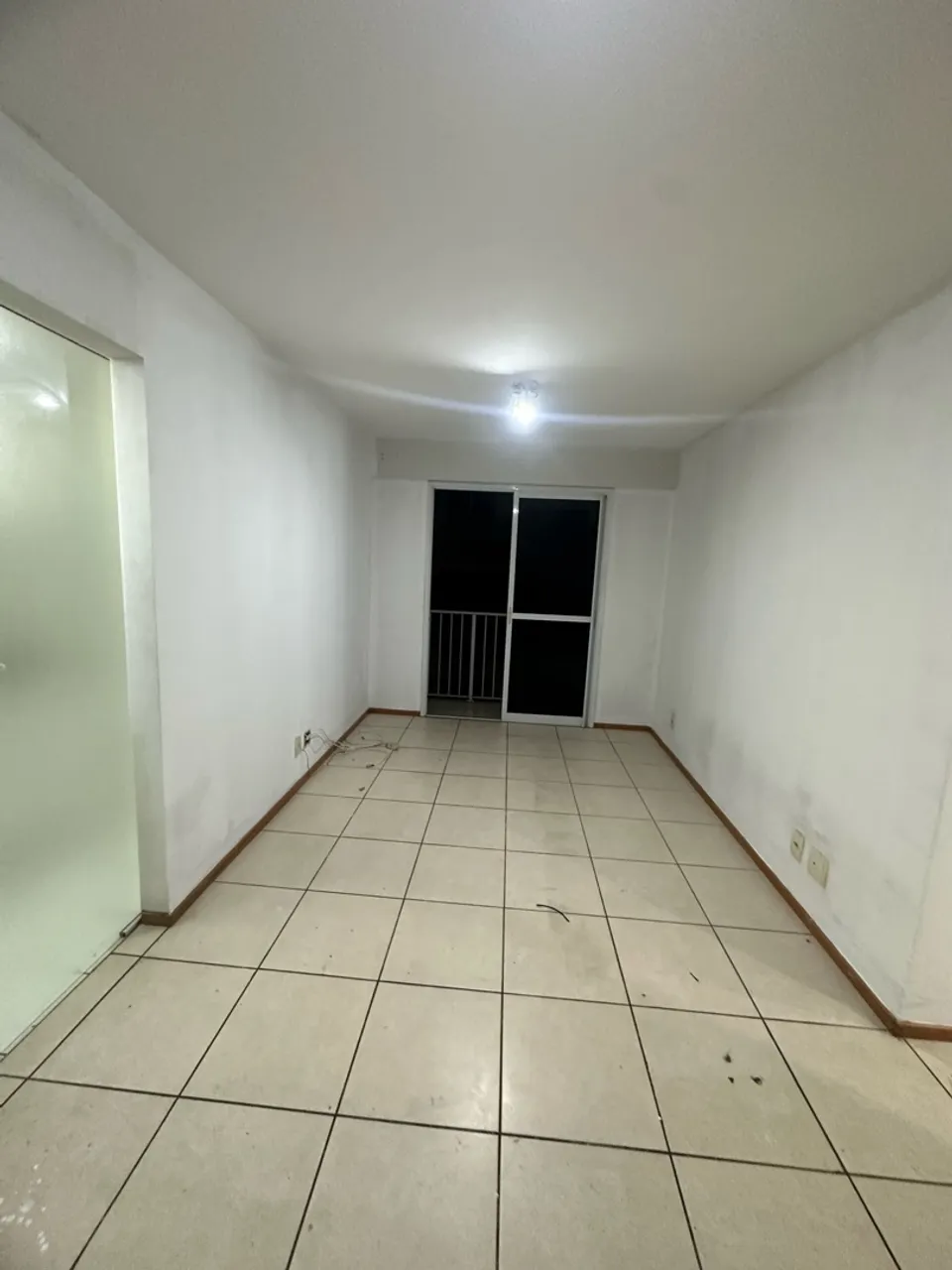2-bedroom apartment in a building with a gym — photo 12