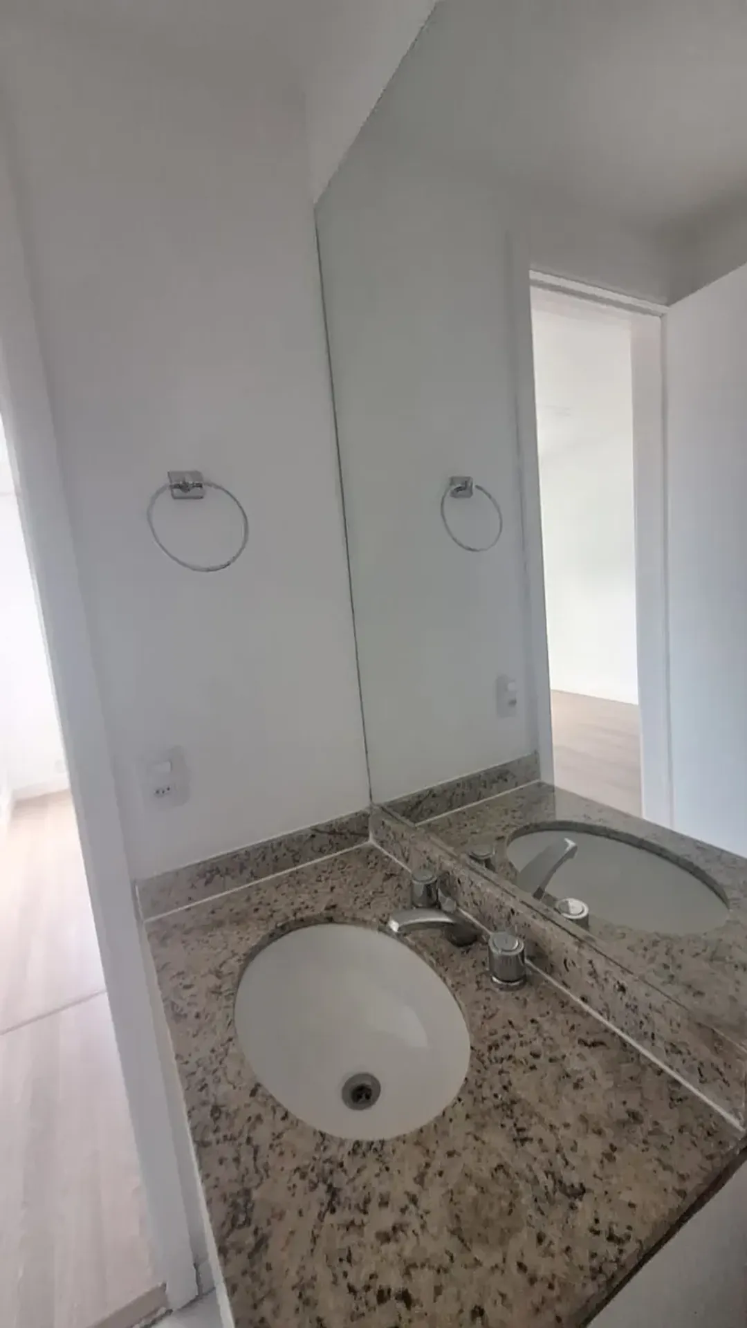 Apartment, 66 m², with a glass-enclosed balcony — photo 5