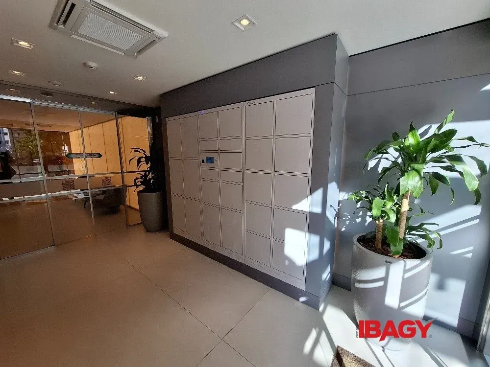 One-bedroom apartment with a home office in Florianópolis — photo 23