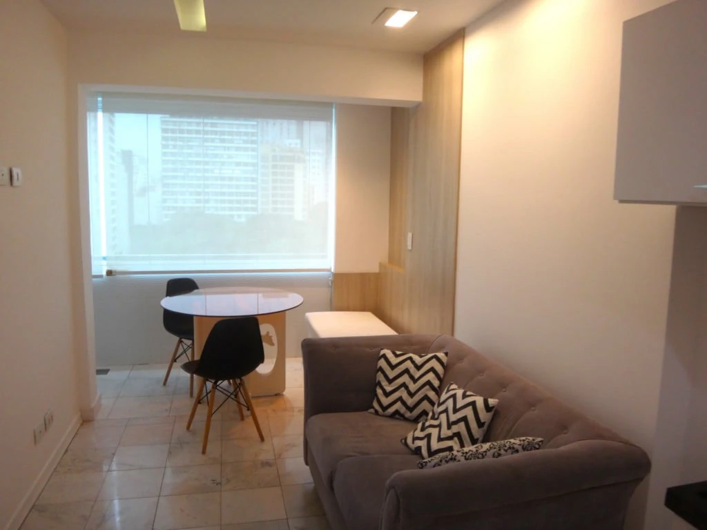Studio, 69 m², with a glass-enclosed balcony