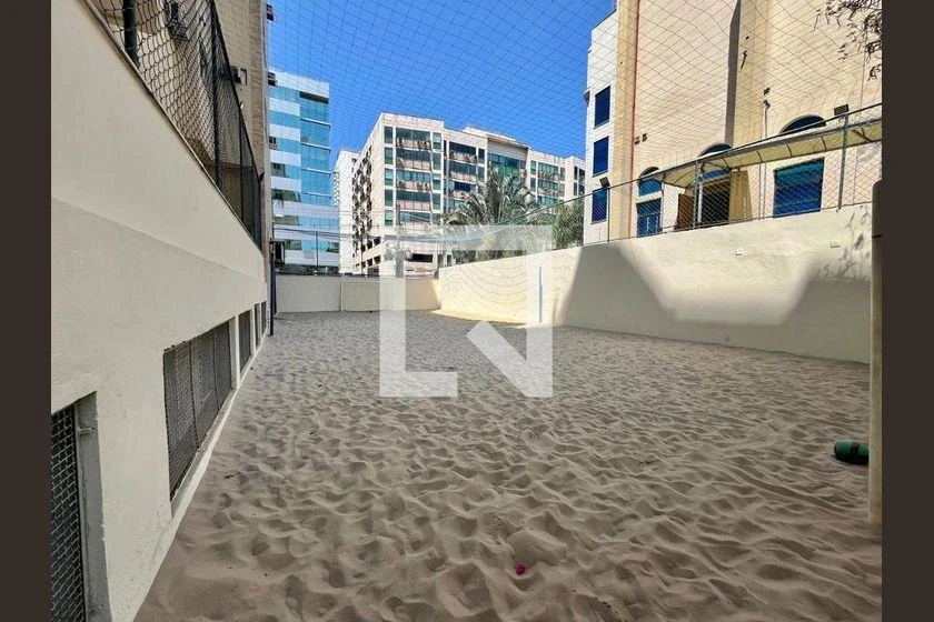 2-bedroom apartment in a building with a pool — photo 31