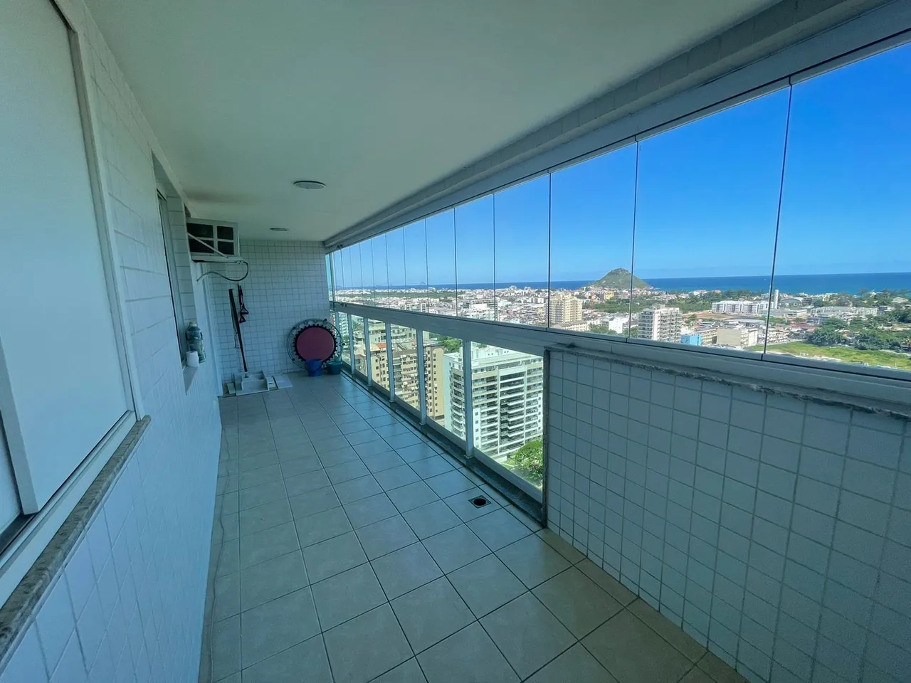 Furnished apartment with 4 bedrooms and 3 bathrooms — photo 11