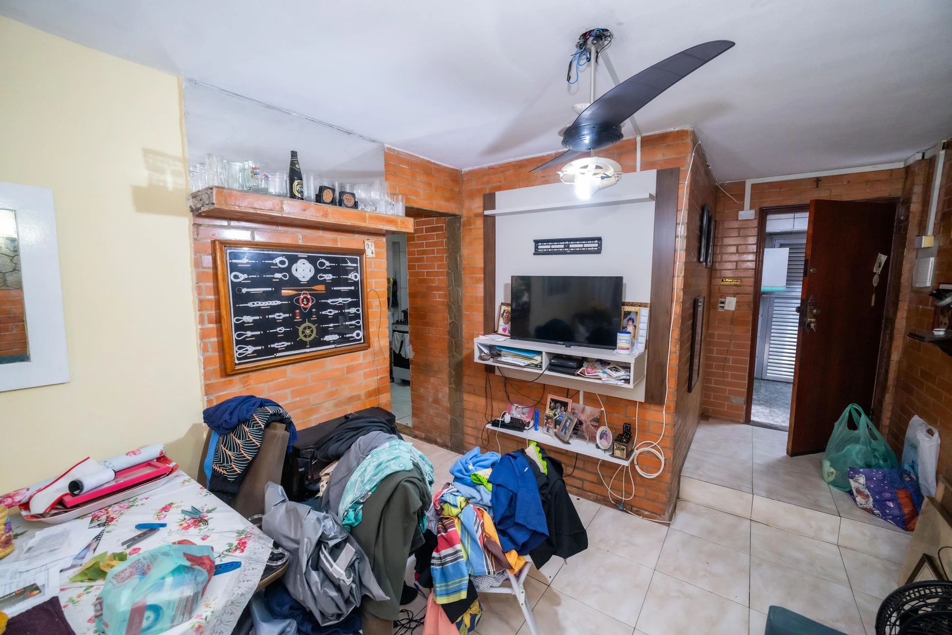Furnished 2-bedroom apartment with 1 bathroom — photo 23