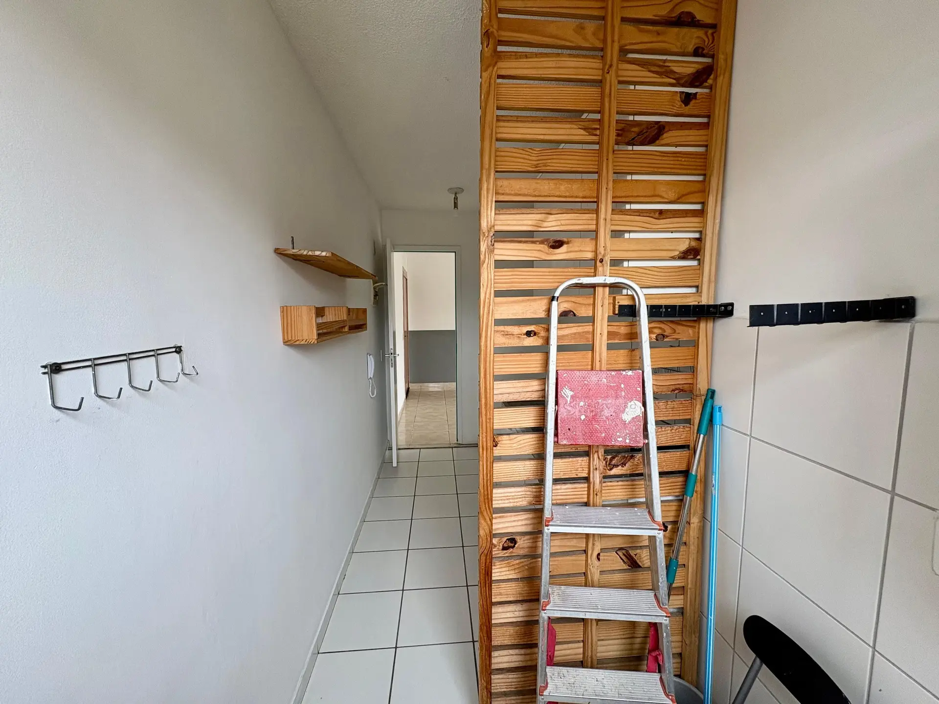 2-bedroom apartment with a mountain view — photo 6