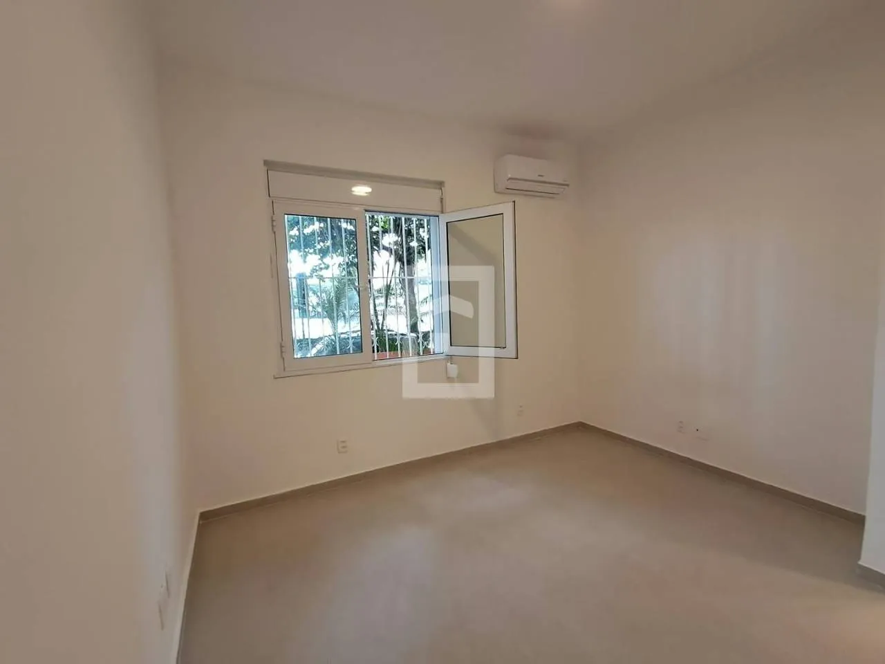 Apartment on the 1st floor with a water view — photo 10