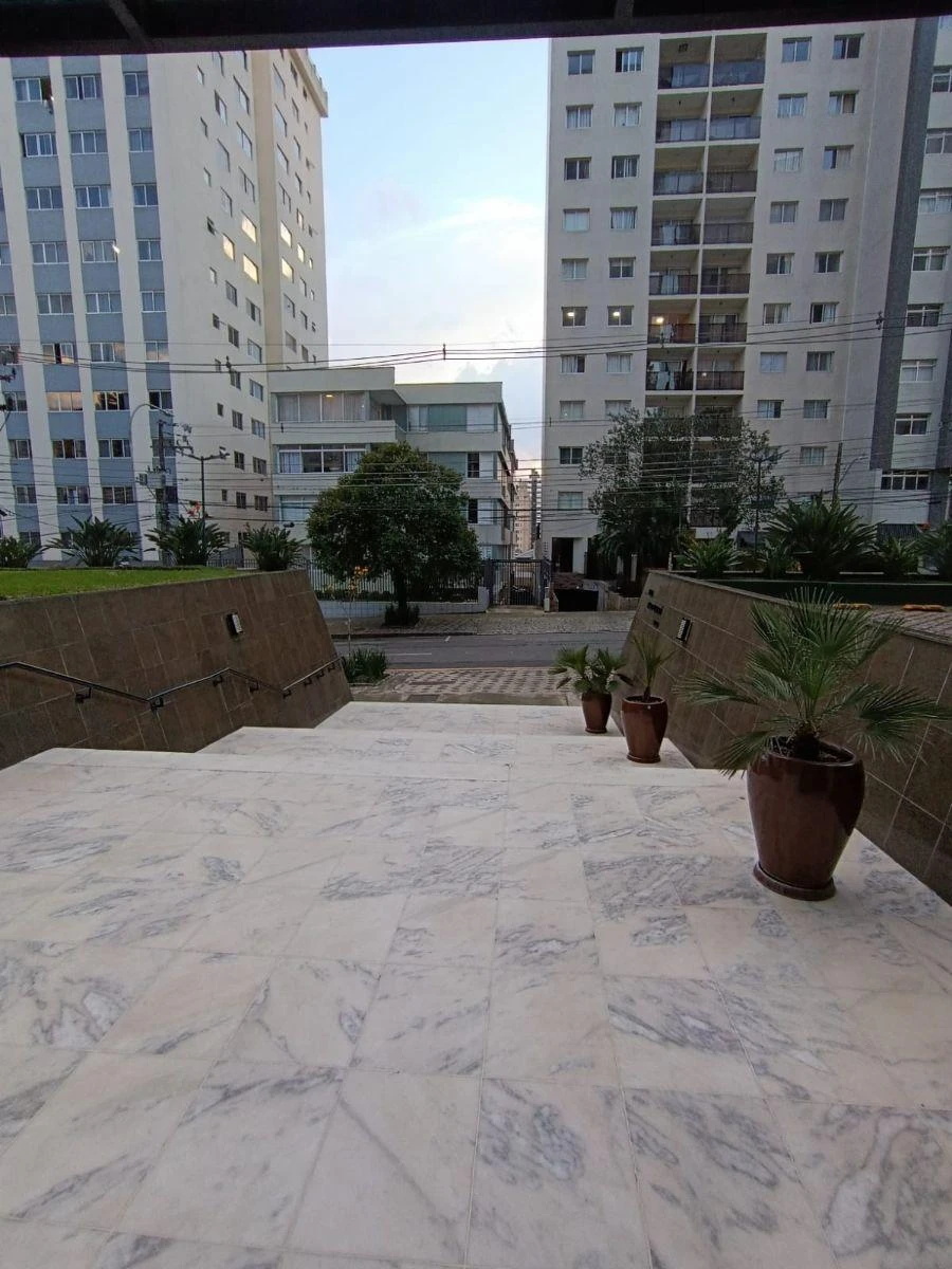 Apartamento de 156 m² com secadora e janelas do piso ao teto — photo 21