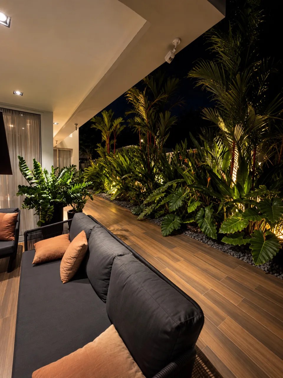 5-bedroom house with a walk-in closet in João Pessoa — photo 7