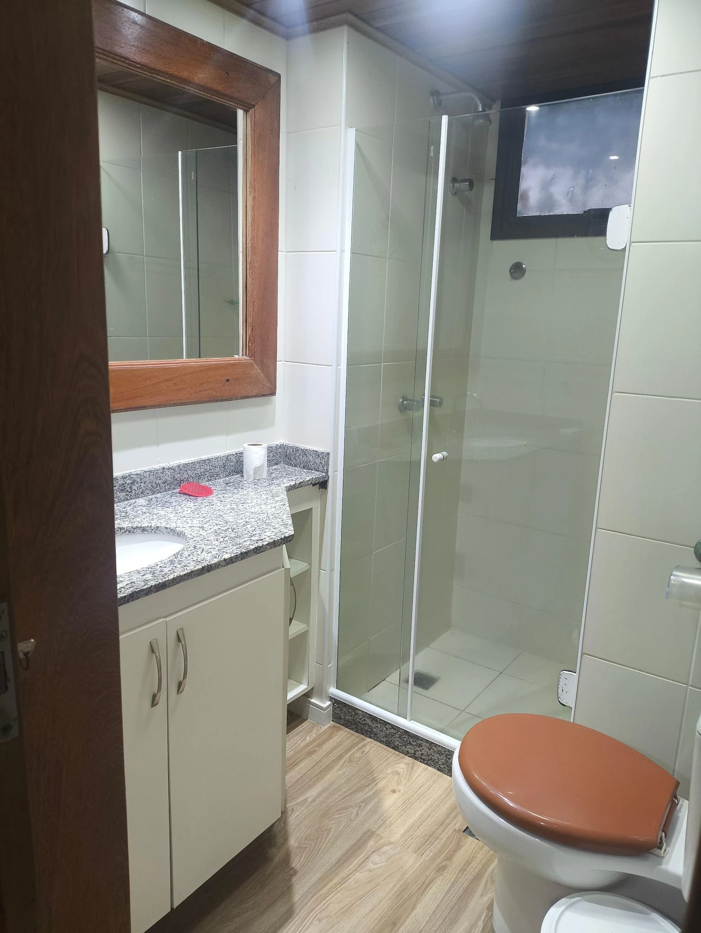 Apartamento mobiliado com 2 quartos e banheiro privativo — photo 11