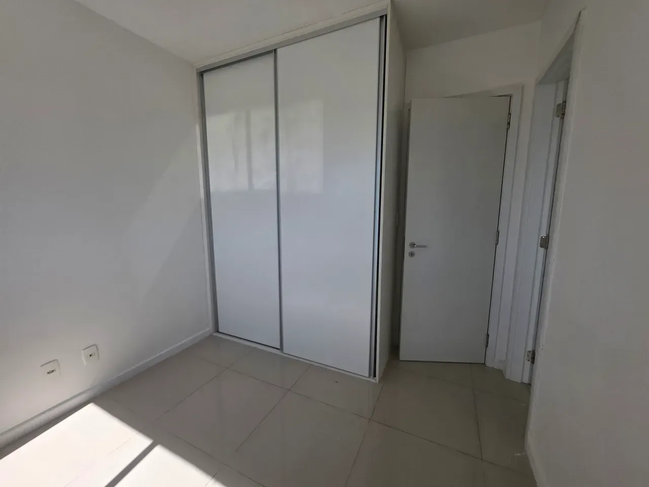 Floor-to-ceiling windows in a 2-bedroom apartment, 90 m² — photo 31