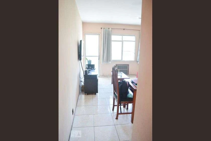 Apartamento de 2 quartos com cozinha fechada a gás
