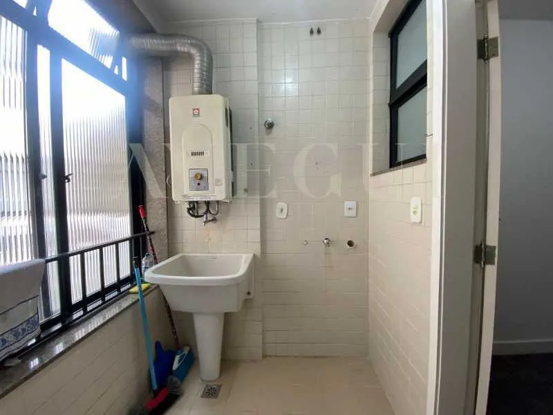 Washing machine in a 2-bedroom apartment, 103 m² — photo 16