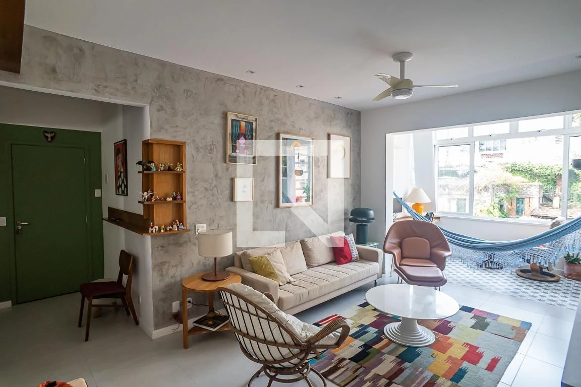 Furnished 2-bedroom apartment with en-suite bathrooms and open kitchen — photo 17