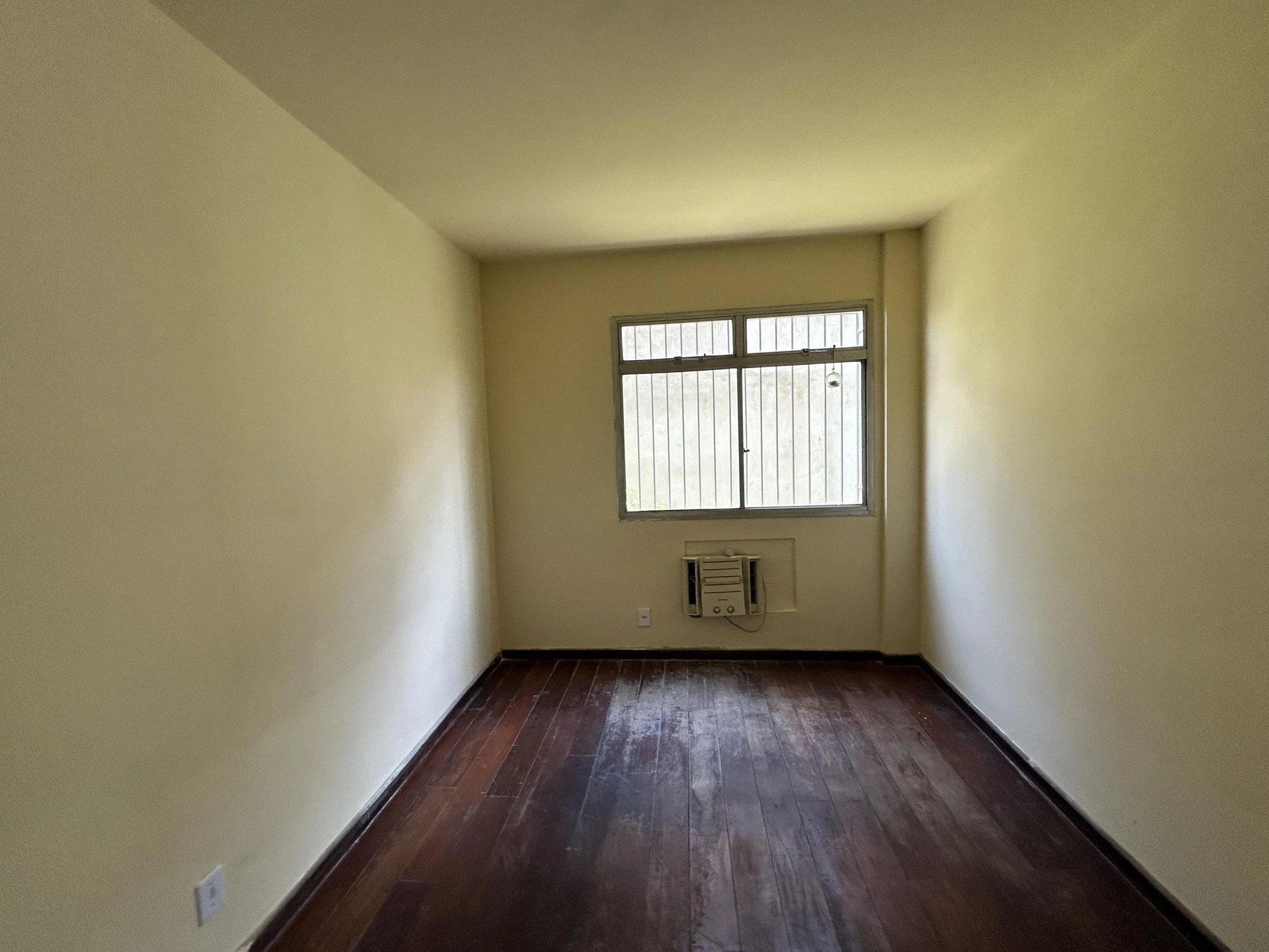 Деревянный пол или ламинат и 2 спальни: квартира 80 м² — photo 14