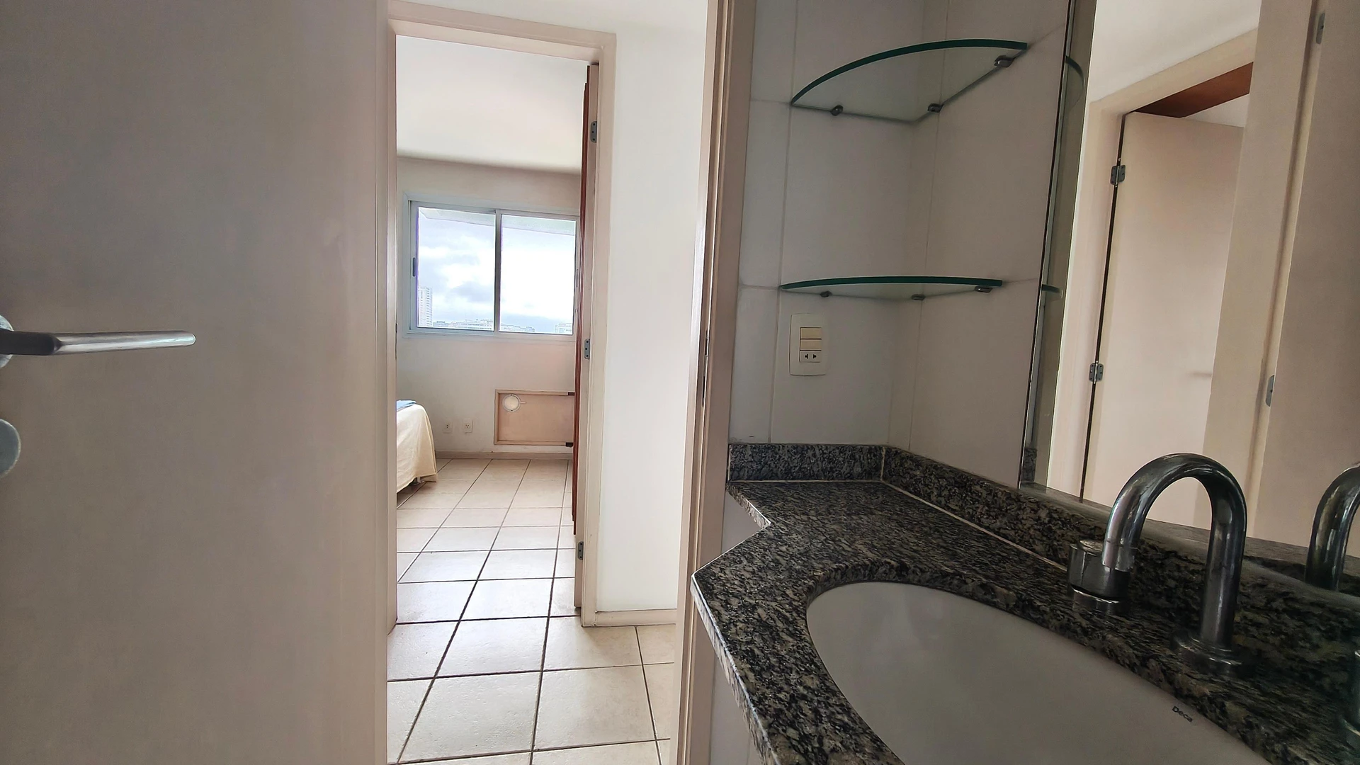 2-bedroom apartment in a building with a sauna — photo 30