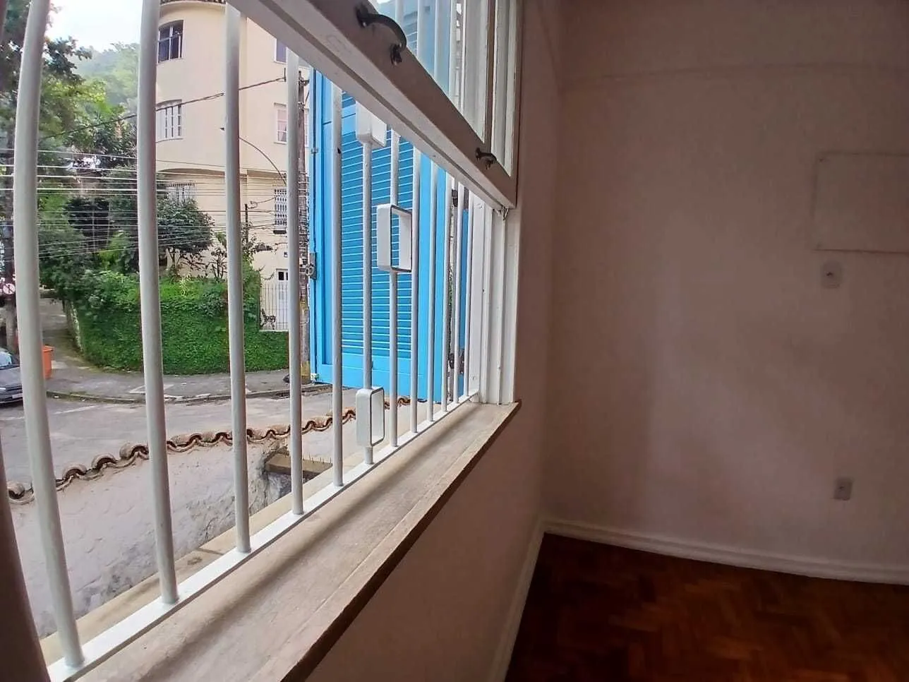Apartment, 113 m², with wood or laminate floors — photo 15