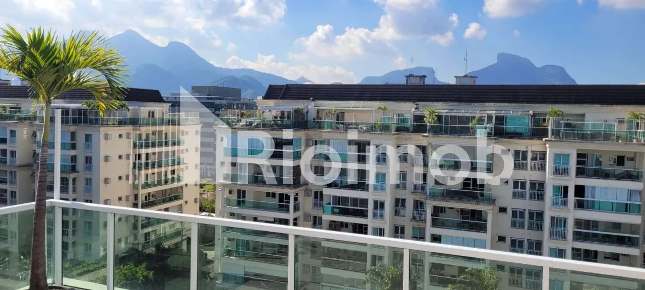 Furnished 3-bedroom duplex with 4 bathrooms and a home office — photo 8