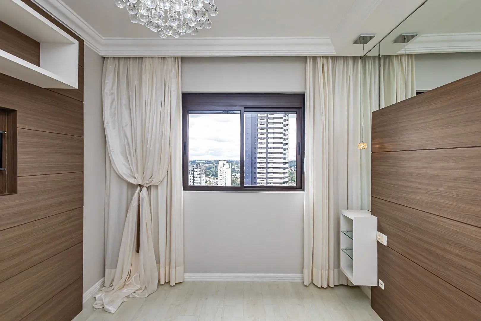 119 m² apartment with floor-to-ceiling windows and a bathtub — photo 59