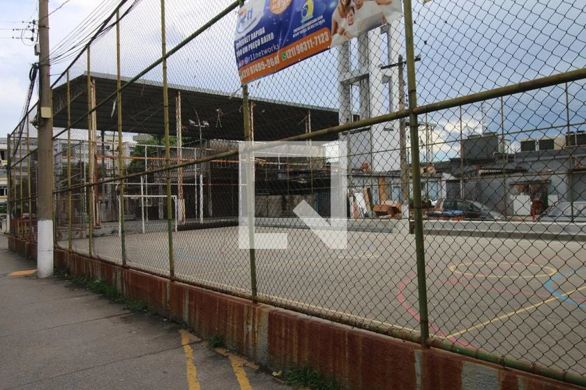 2-bedroom apartment in a building with a gym — photo 30