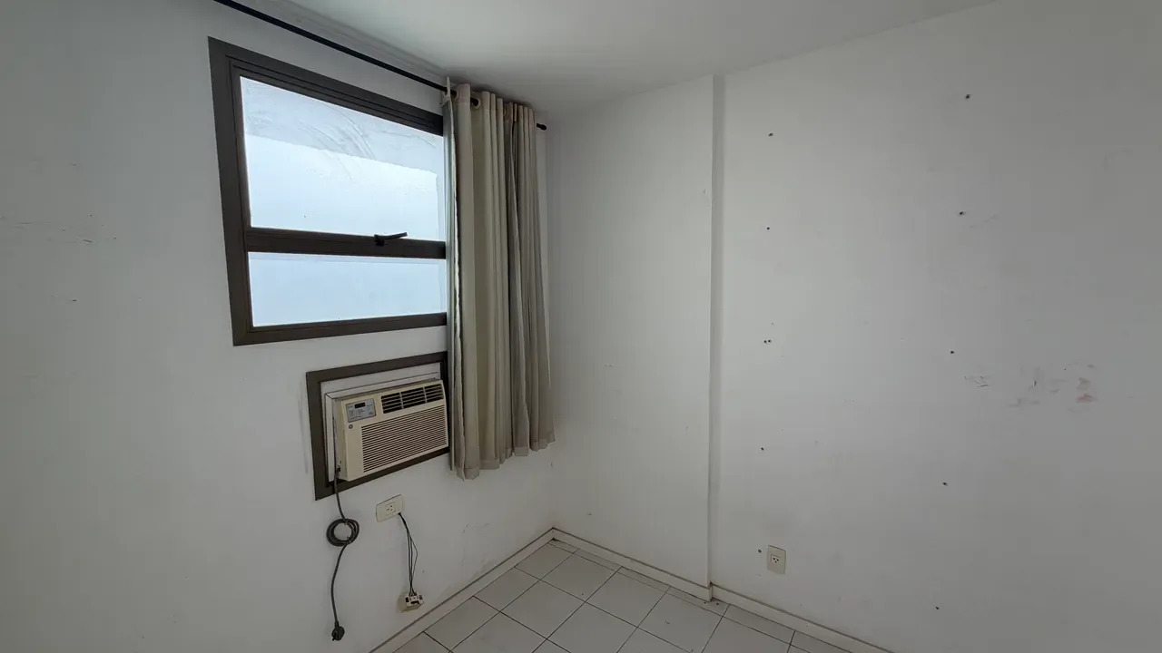 157 m² apartment with 4 bedrooms, 3 baths, balcony — photo 22