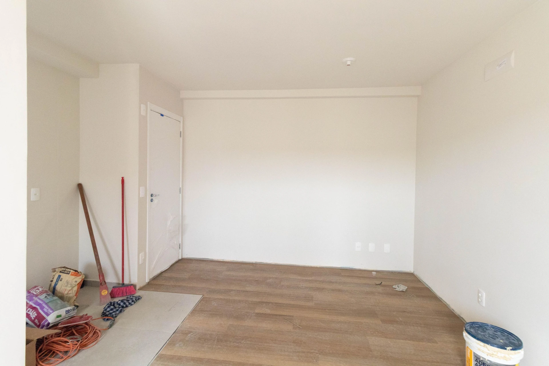 2-bedroom apartment with a grill on the balcony — photo 41