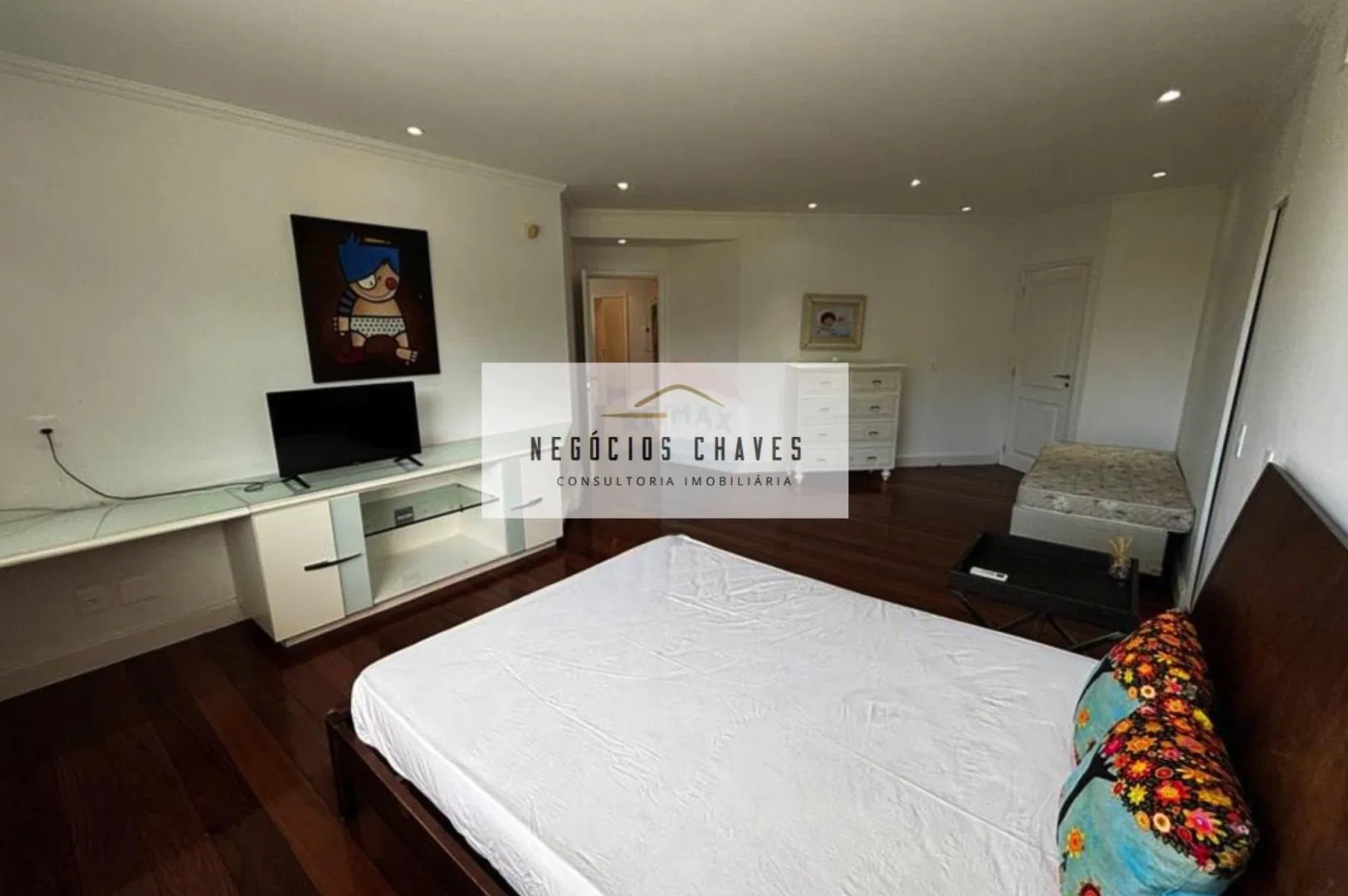 House with 7 bedrooms and a private-use pool — photo 19