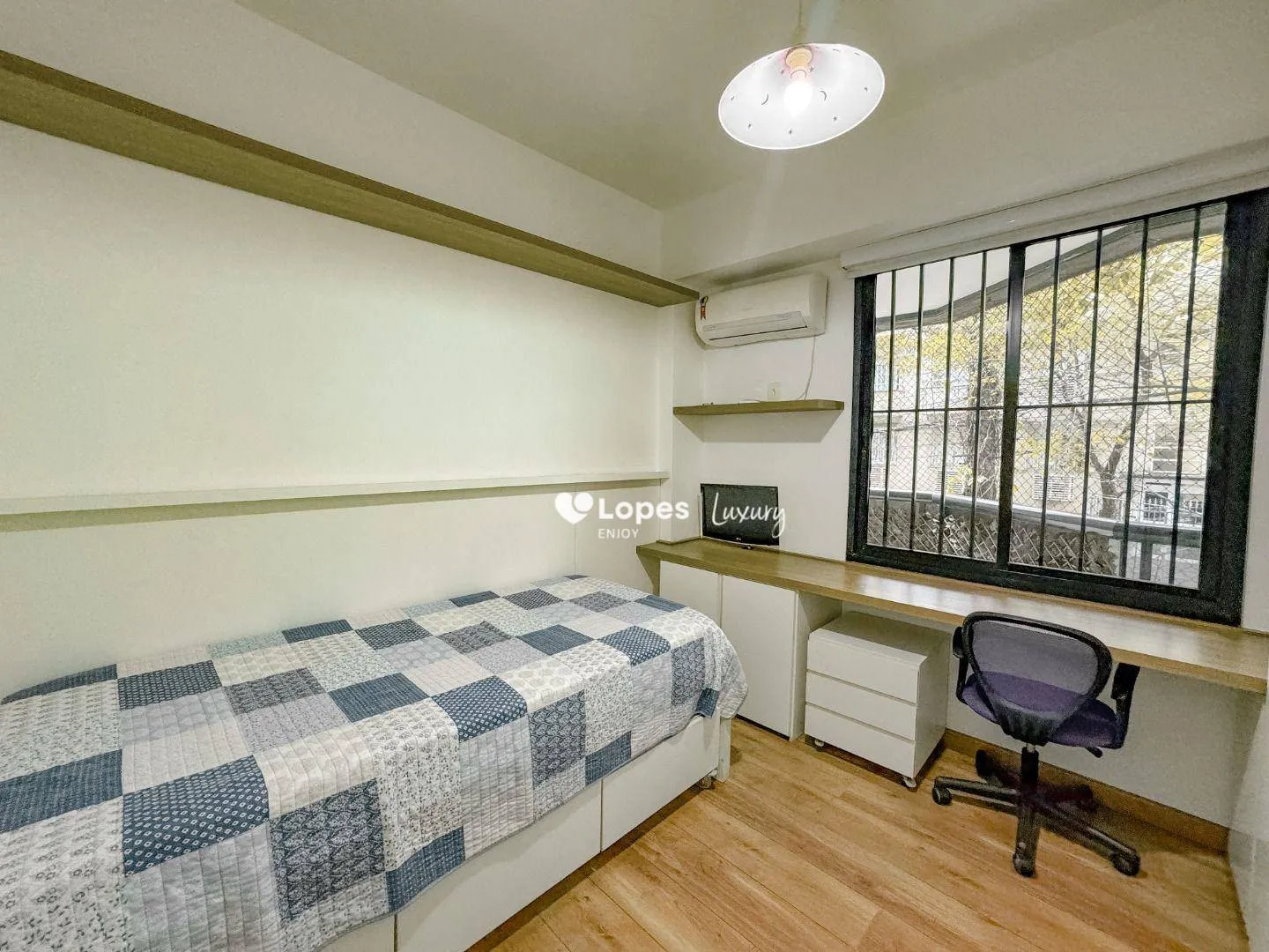 100 m² apartment with 3 bedrooms and a balcony — photo 31