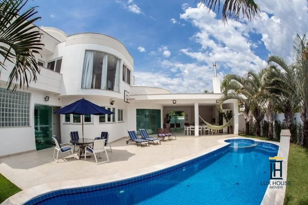 House with 7 bedrooms and 6 en-suites plus pool — photo 52