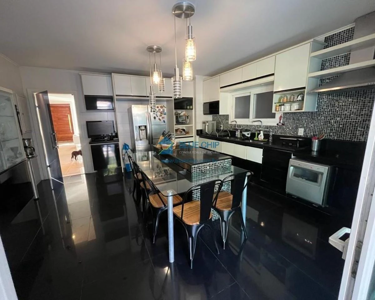 Мебльований будинок 700 м² з 6 спальнями та відкритою кухнею — photo 10