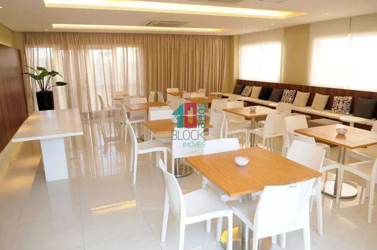Furnished 2-bedroom apartment with 1 suite and balcony — photo 10