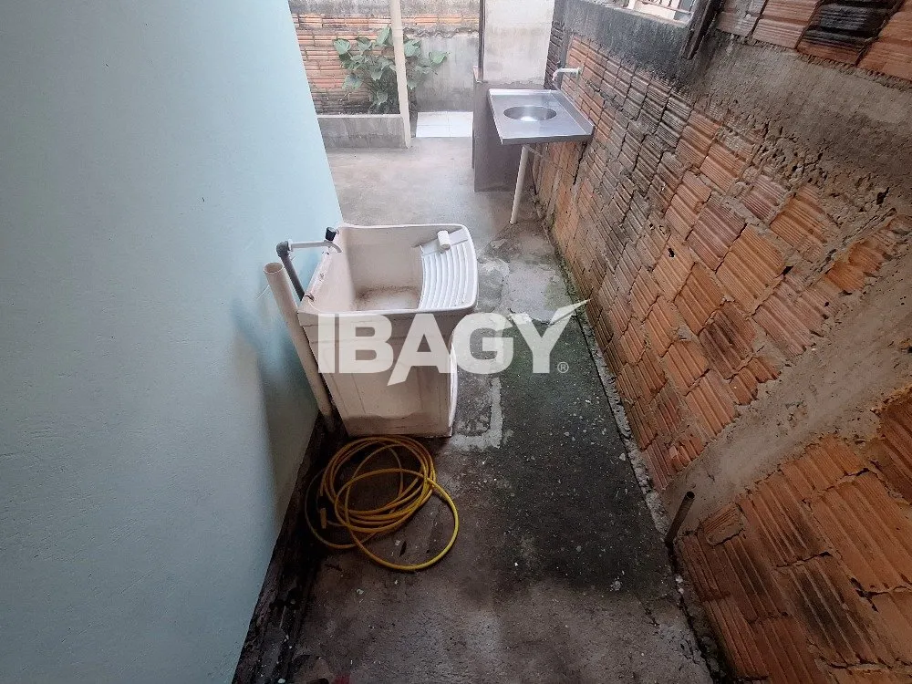 2-bedroom house with balcony BBQ setup — photo 4