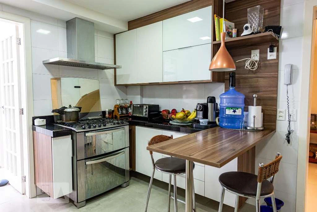 Rental apartment with 4 bedrooms and 200 m² — photo 29