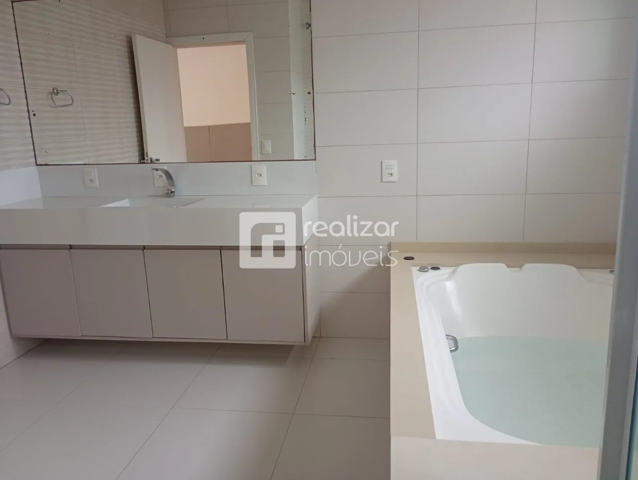 200 m² house with a private pool and a dishwasher — photo 36