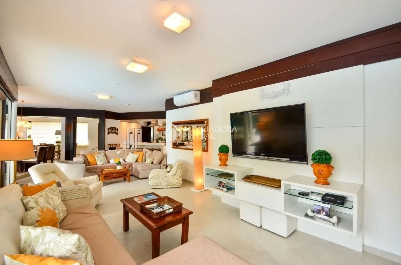 Casa mobiliada de 450 m² com 7 dormitórios e 3 vagas — photo 23