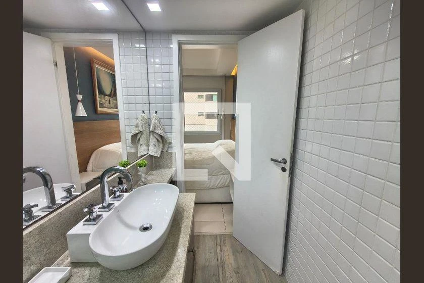 Furnished apartment, 103 m², with a glass-enclosed balcony — photo 47