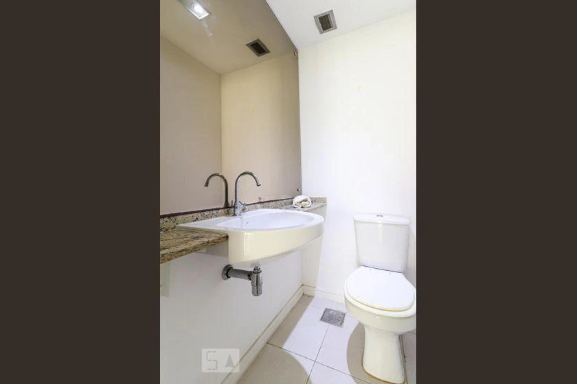 Rental apartment with 4 bedrooms and a glassed-in balcony — photo 86