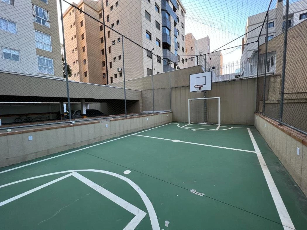 Balcony with a grill in a 3-bedroom apartment, 82 m² — photo 17