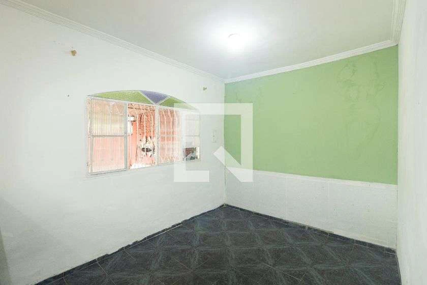 2-bedroom house with a laundry area — photo 7