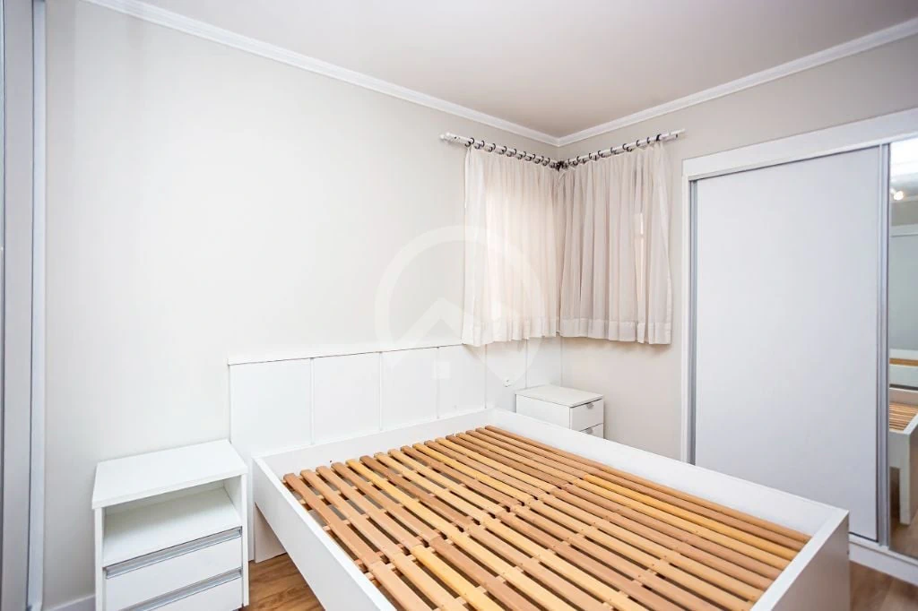 Furnished apartment, 107 m², with a glass-enclosed balcony — photo 14
