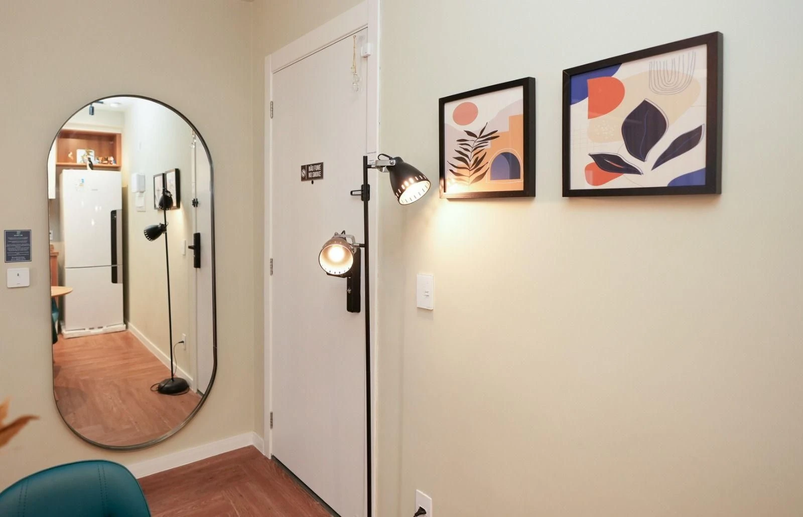 Apartamento mobiliado com cozinha americana e varanda envidraçada — photo 34
