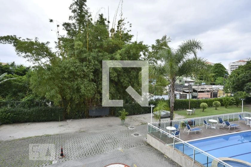 Apartamento de 2 quartos em condomínio com piscina — photo 5