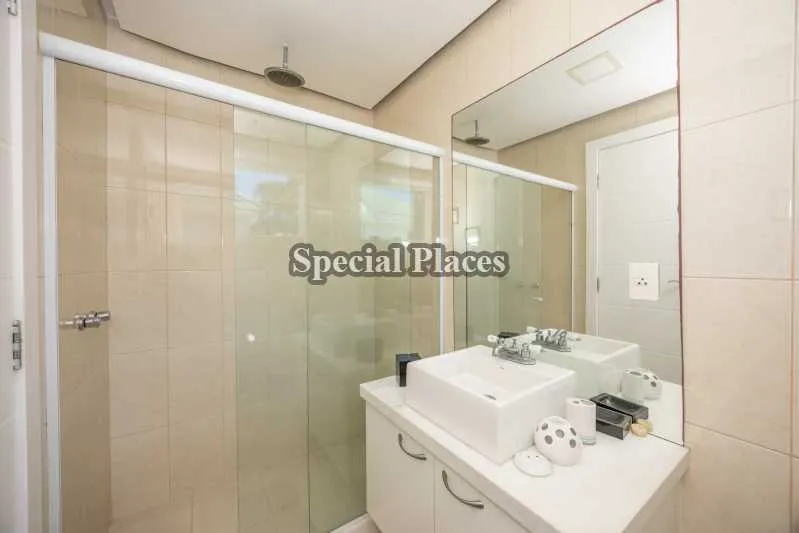 Casa mobiliada com 6 quartos e piscina no condomínio — photo 29
