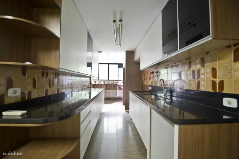Residential apartment with 4 bedrooms and 5 bathrooms — photo 7