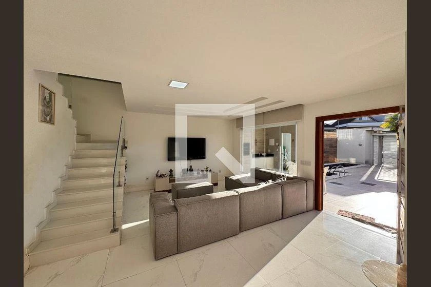 Casa para alugar com 6 quartos e 297 m², cozinha integrada — photo 13
